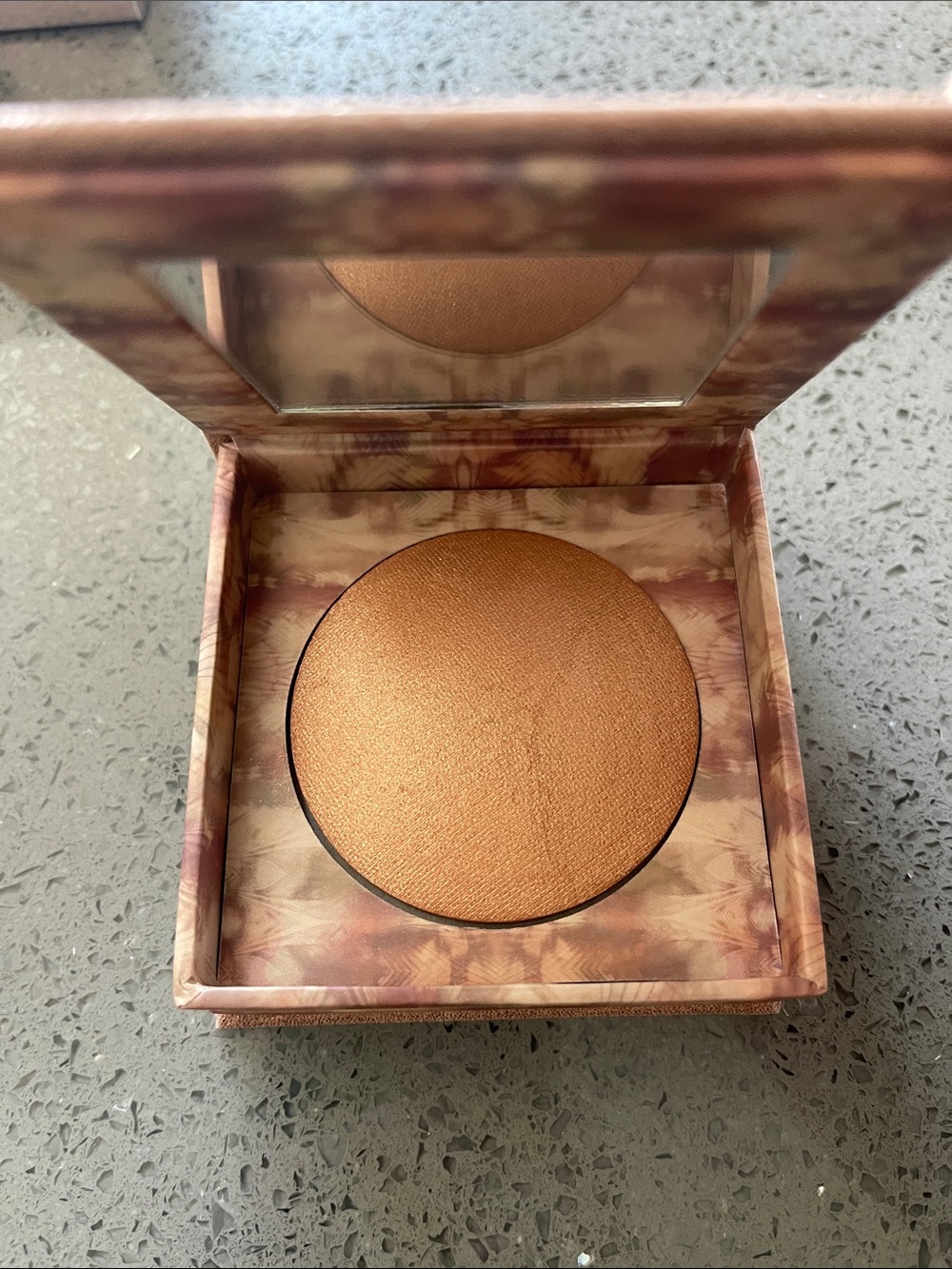 ❤️NEW!!!❤️ Urban Decay Naked Illuminated.
Discontinued item. Hard to find. - Picture 2 of 3